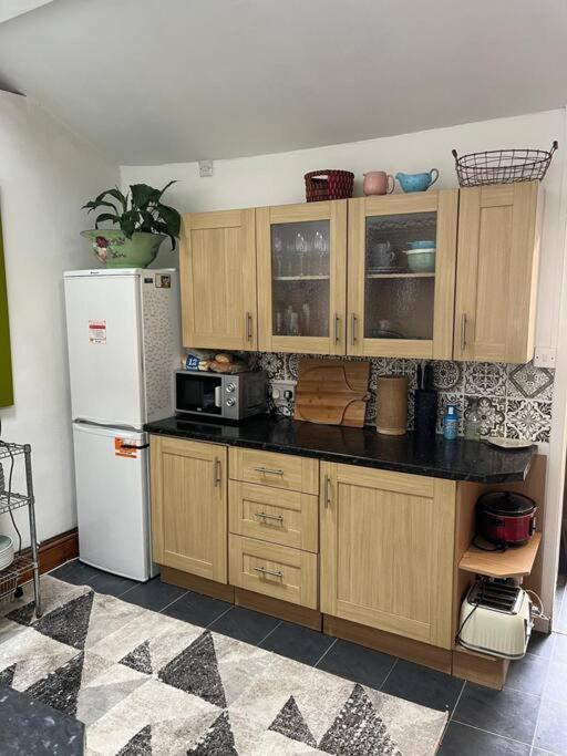 Just The Splott! Sleeps 6, 8 Mins To Stadium. Кардиф Екстериор снимка