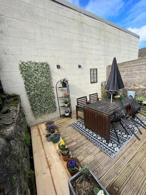 Just The Splott! Sleeps 6, 8 Mins To Stadium. Кардиф Екстериор снимка