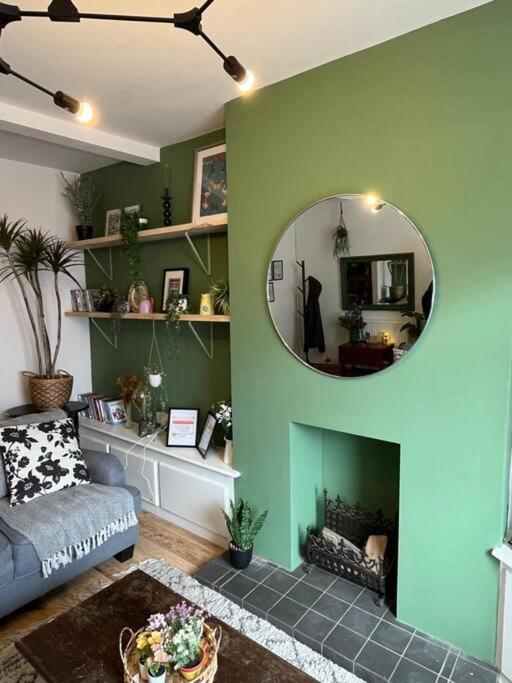 Just The Splott! Sleeps 6, 8 Mins To Stadium. Кардиф Екстериор снимка