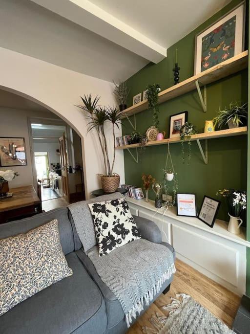 Just The Splott! Sleeps 6, 8 Mins To Stadium. Кардиф Екстериор снимка